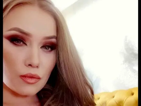 video live sex model MayaMintz
