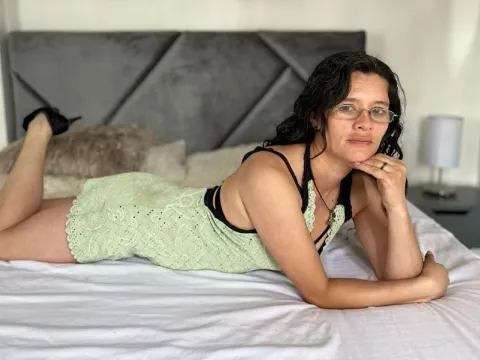 live webcam sex model SereneGyosa