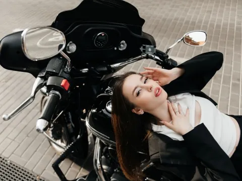 live privates model AdelinaReed