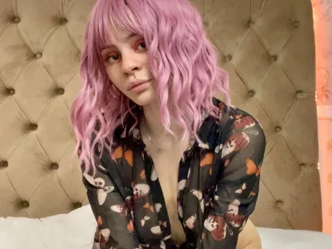 adult cam model AlessyaKitty