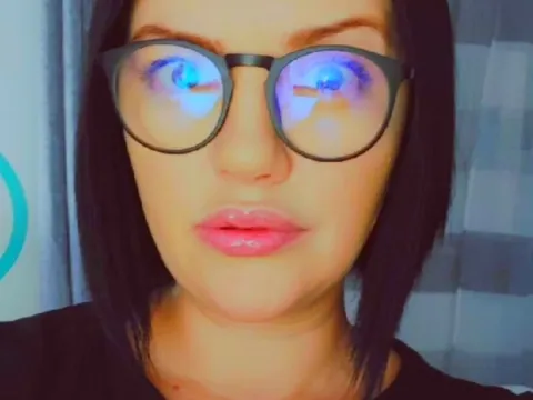 livejas model AlineMay