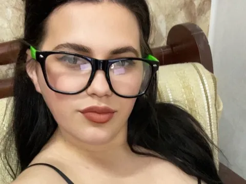 cock-sucking porn model AmandiWilson