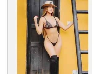 anal live sex model BellaTeigen