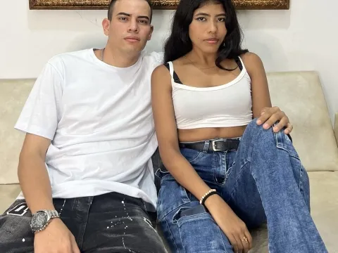 cock-sucking porn model CamilaAndRobin