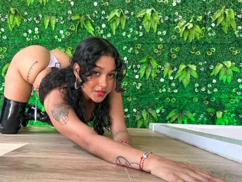 teen cam sex model CanelaFortich