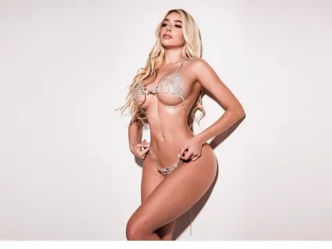 pussy licking model CarolineRua