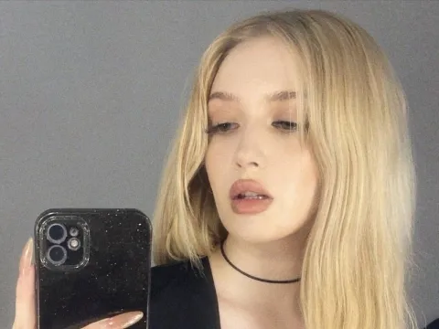 adult web cam model ChloeMurena
