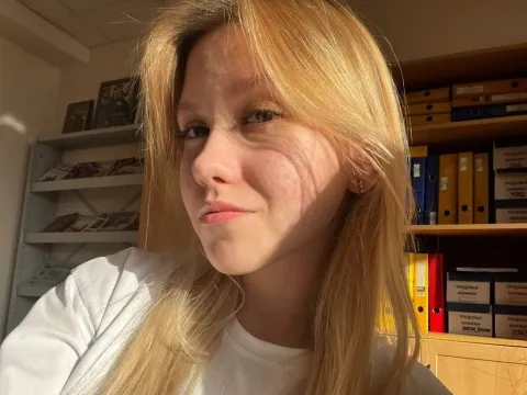 adult chat tv model EarleneDonnay
