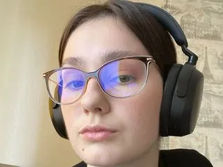 porno webcam chat model ElvinaGillim