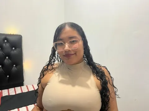 live official model EmilyShel