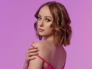 in live sex model EvelynMuir