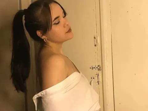 cock-sucking porn model JessieCroft