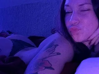 live sex experience model JuJulis