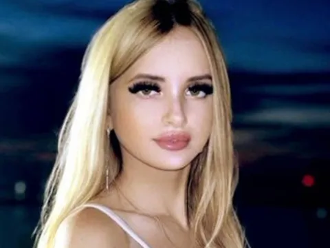 live webcam chat model LanaCassa