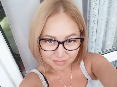 adult chat tv model LanaDamirik