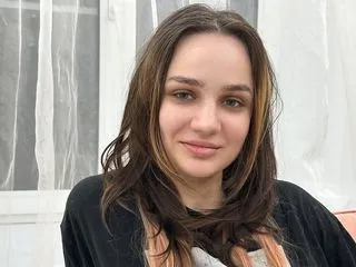 chat live model LeilaTurner