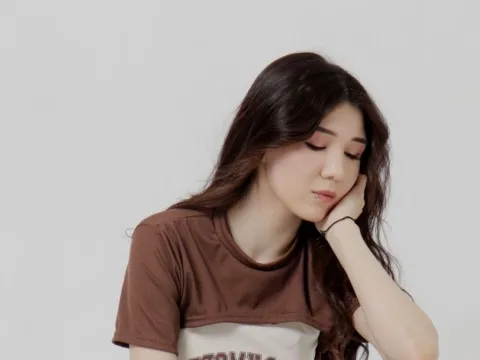 live jasmine model LinnHaimes