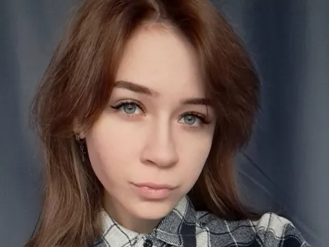 teen webcam model LisaSteely