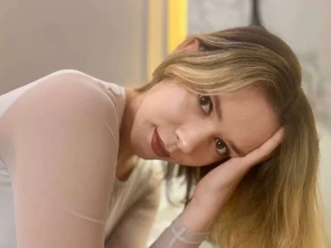 webcam stream model LunaMilese