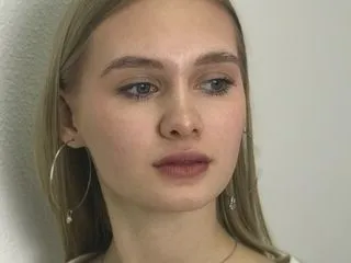 web cam sex model LynnaCheckley
