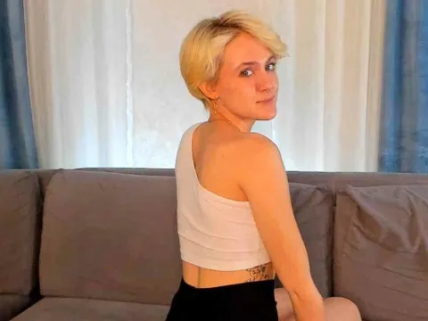 live webcam sex model LynnaColeson