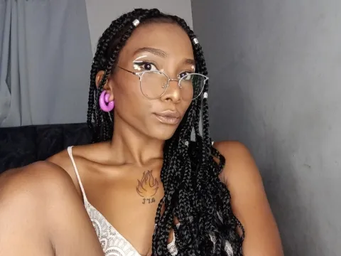 adult web cam model MajoSmit