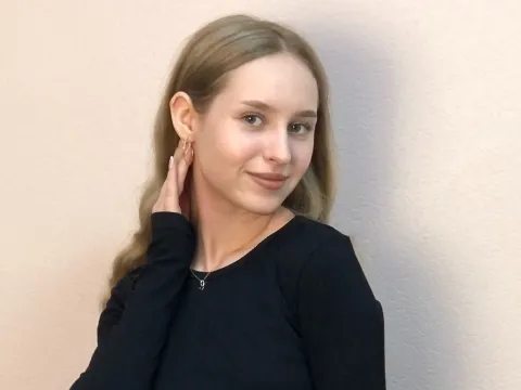 webcam stream model MaureenEdman