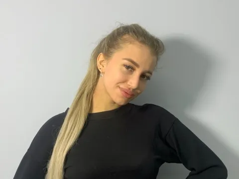 teen webcam model MerciaClose