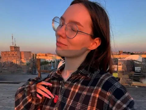 direct live sex model MicheleCross