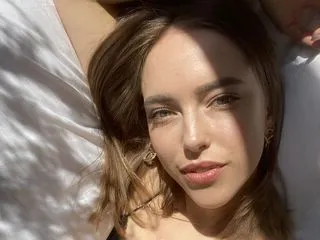 live sex camera model MinnieShy
