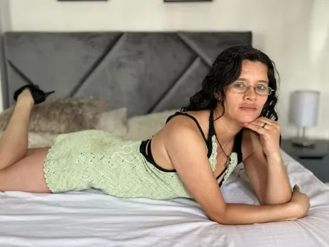 live webcam sex model SereneCardigan
