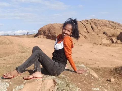 live sex chat model Tahiana