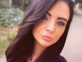 live video chat model VyahirevaAna