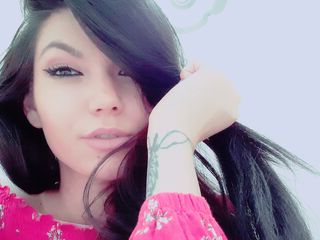 cam show model Xavira